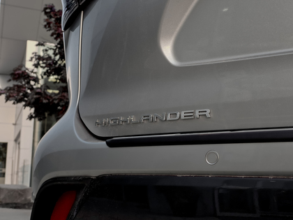 used 2025 Toyota Highlander car, priced at $64,995