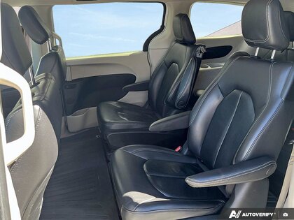 used 2022 Chrysler Pacifica Hybrid car, priced at $37,681