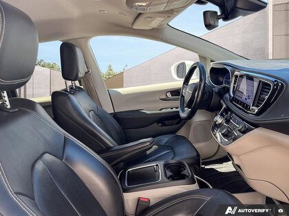 used 2022 Chrysler Pacifica Hybrid car, priced at $37,681