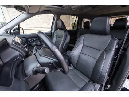 used 2022 Honda Pilot car, priced at $45,988