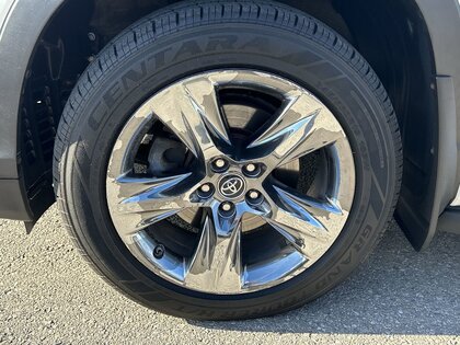 used 2018 Toyota Highlander car, priced at $32,299