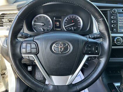 used 2018 Toyota Highlander car, priced at $32,299