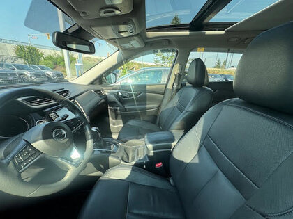 used 2017 Nissan Rogue car