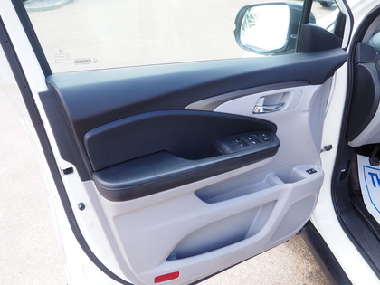used 2016 Honda Pilot car, priced at $26,900