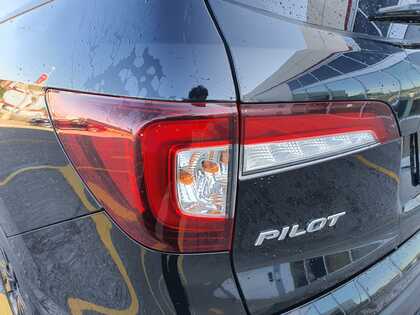 used 2021 Honda Pilot car, priced at $43,995