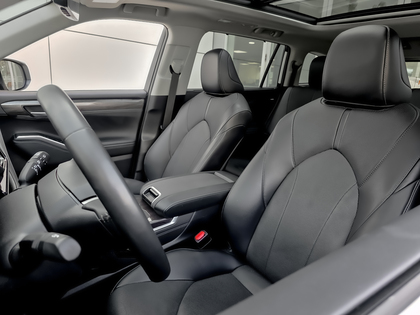 used 2023 Toyota Highlander car, priced at $60,495