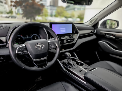 used 2023 Toyota Highlander car, priced at $60,495
