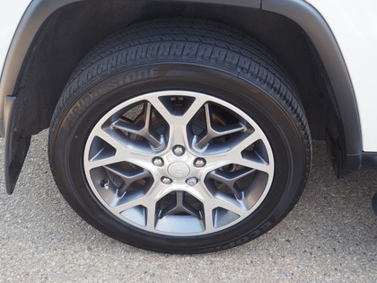 used 2020 Jeep Grand Cherokee car, priced at $33,900