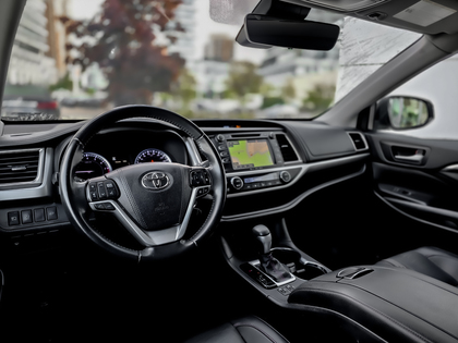 used 2019 Toyota Highlander car, priced at $33,995