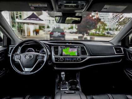 used 2019 Toyota Highlander car, priced at $33,995