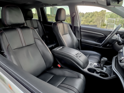 used 2019 Toyota Highlander car, priced at $33,995