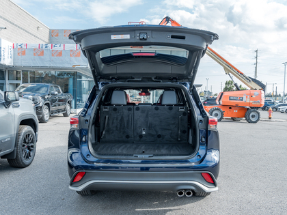 used 2021 Toyota Highlander car, priced at $44,993