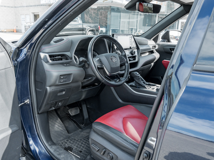 used 2021 Toyota Highlander car, priced at $44,993