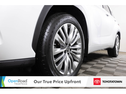 used 2024 Toyota Highlander car, priced at $50,998
