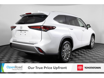 used 2024 Toyota Highlander car, priced at $50,998
