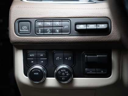 used 2022 GMC Yukon car, priced at $69,900