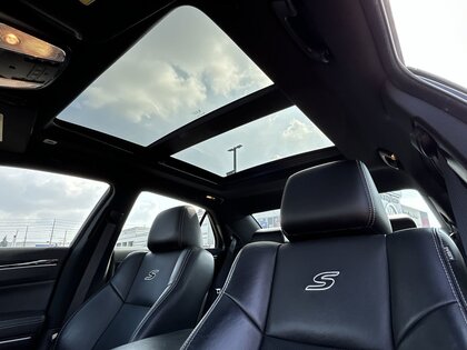 used 2023 Chrysler 300 car