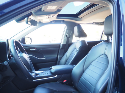 used 2023 Toyota Highlander car, priced at $52,900