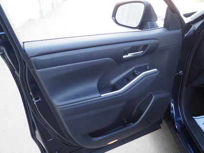 used 2023 Toyota Highlander car, priced at $52,900