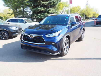 used 2023 Toyota Highlander car, priced at $52,900