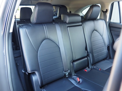 used 2023 Toyota Highlander car, priced at $52,900