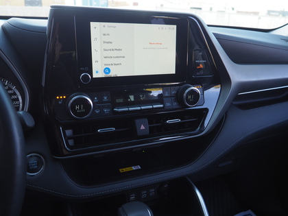 used 2023 Toyota Highlander car, priced at $52,900