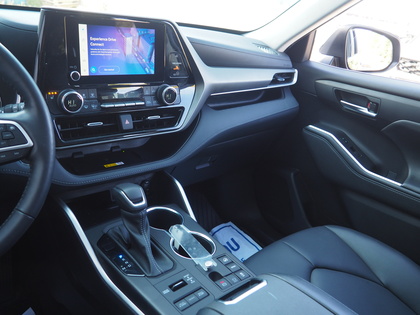 used 2023 Toyota Highlander car, priced at $52,900