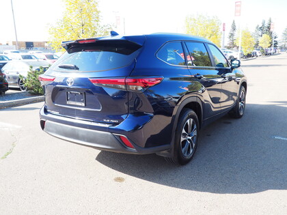 used 2023 Toyota Highlander car, priced at $52,900