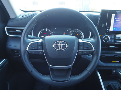 used 2023 Toyota Highlander car, priced at $52,900