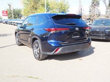 used 2023 Toyota Highlander car, priced at $52,900