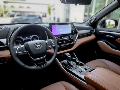 used 2024 Toyota Highlander car, priced at $60,995