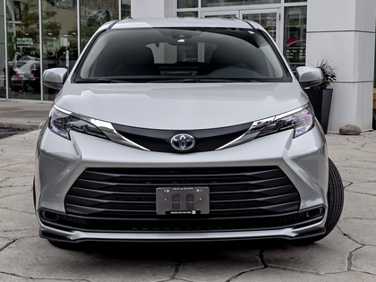 used 2025 Toyota Sienna car, priced at $59,995