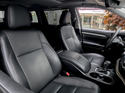 used 2019 Toyota Highlander car, priced at $33,495