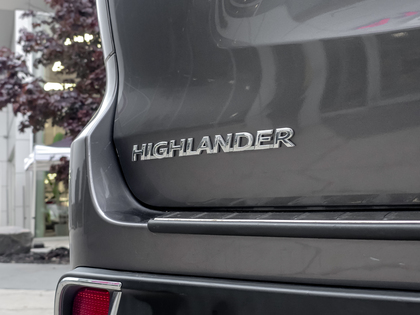 used 2019 Toyota Highlander car, priced at $33,495