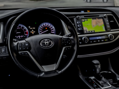 used 2019 Toyota Highlander car, priced at $33,495