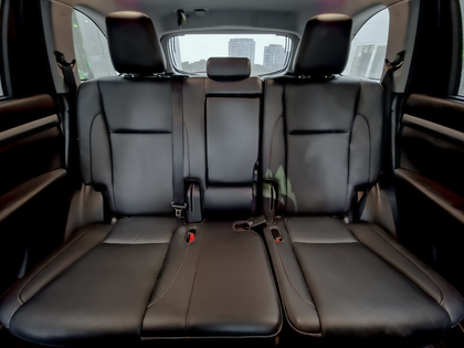 used 2019 Toyota Highlander car, priced at $33,495