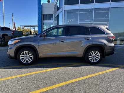 used 2016 Toyota Highlander car, priced at $20,995