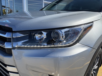 used 2018 Toyota Highlander car, priced at $34,995