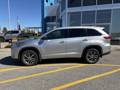 used 2018 Toyota Highlander car, priced at $34,995