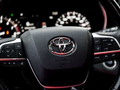 used 2021 Toyota Highlander car, priced at $46,495