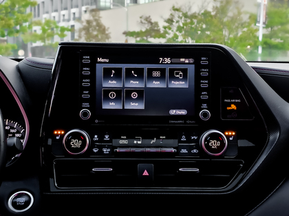 used 2021 Toyota Highlander car, priced at $46,495