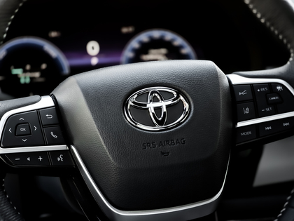used 2025 Toyota Sienna car, priced at $67,495