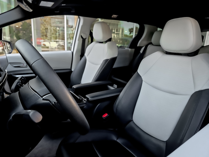used 2025 Toyota Sienna car, priced at $67,495