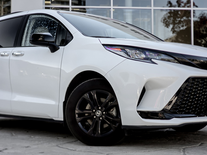 used 2025 Toyota Sienna car, priced at $67,495