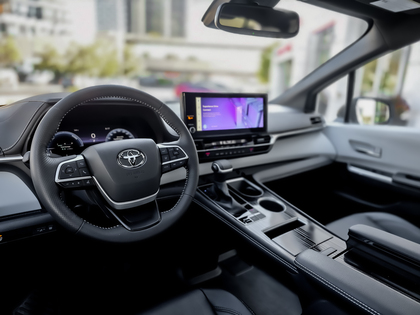 used 2025 Toyota Sienna car, priced at $67,495