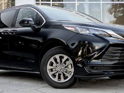 used 2025 Toyota Sienna car, priced at $59,995