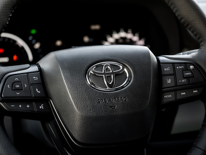 used 2025 Toyota Sienna car, priced at $59,995