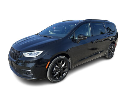 used 2022 Chrysler Pacifica car, priced at $38,995