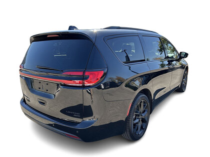 used 2022 Chrysler Pacifica car, priced at $38,995