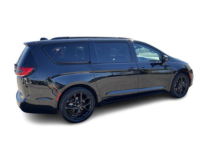 used 2022 Chrysler Pacifica car, priced at $38,995